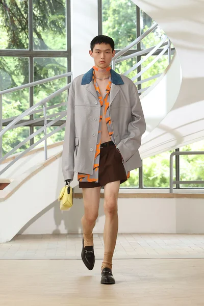 Look 8